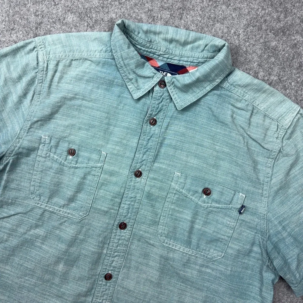 The North Face Shirt Mens Large Blue Chambray Short‎ Sleeve Button Up Outdoors
